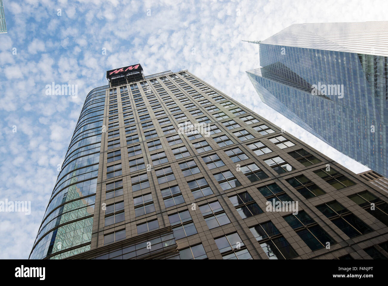 H M s appuyant sur 42nd Street New York tats Unis Photo Stock