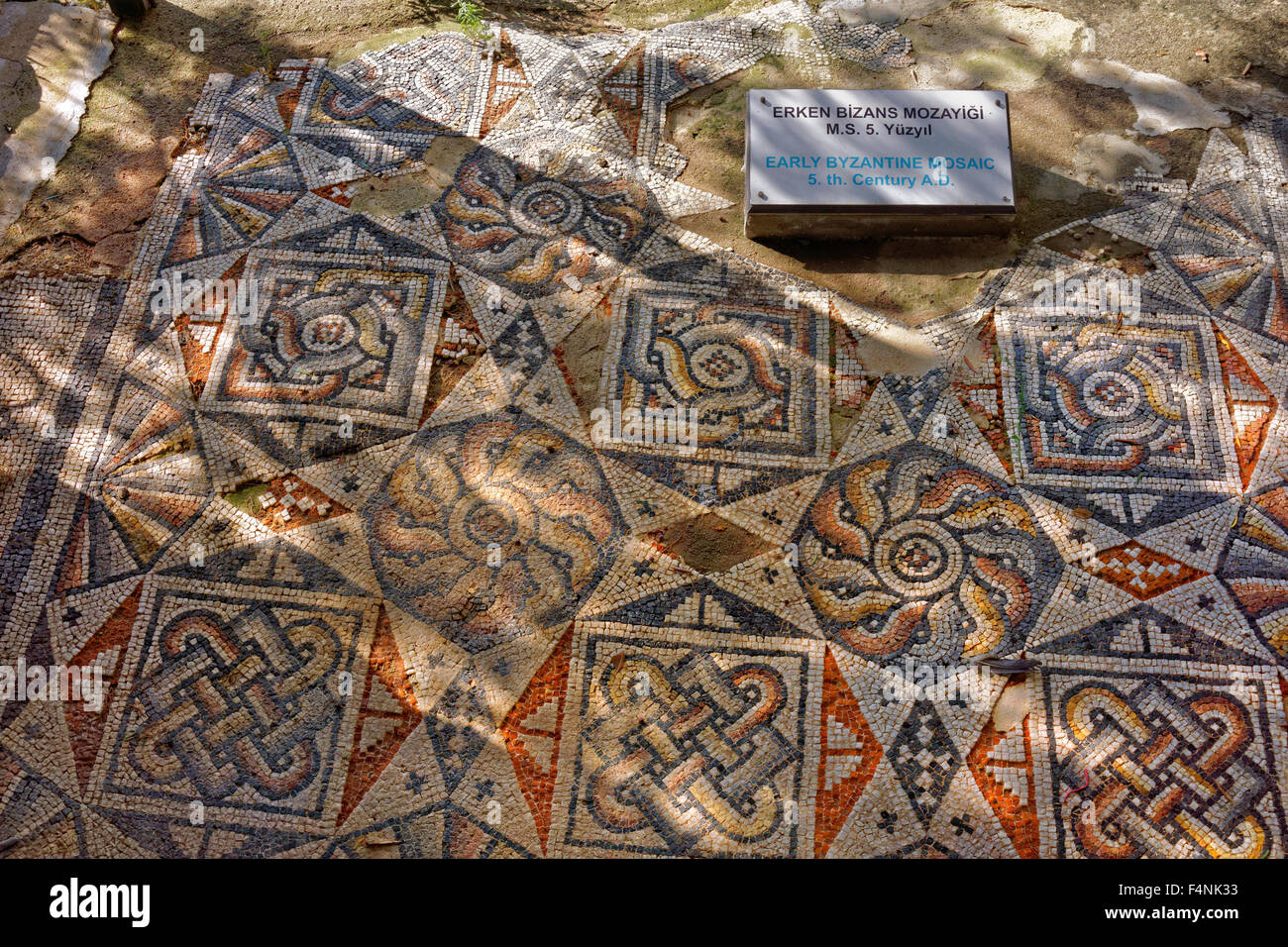 Passage de l'Époque byzantine (5100.AD) mosaic à l'archéologie sous-Marine Museum de St Peter's Castle Bodrum, Province de Mugla, Turquie. Banque D'Images