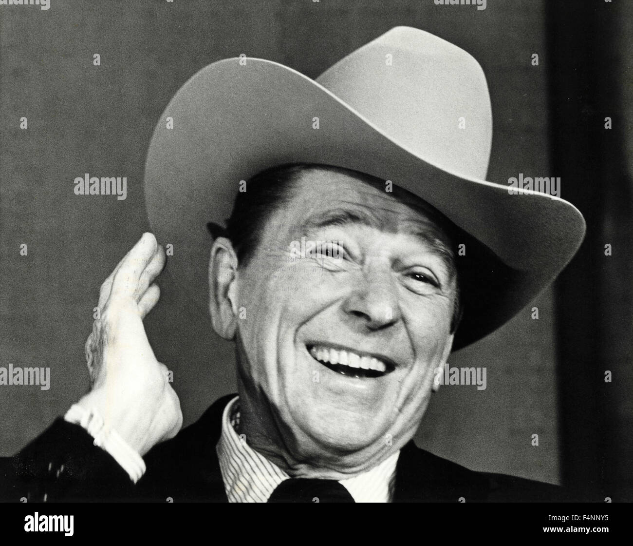 Le président américain Ronald Reagan avec le cowboy hat Banque D'Images