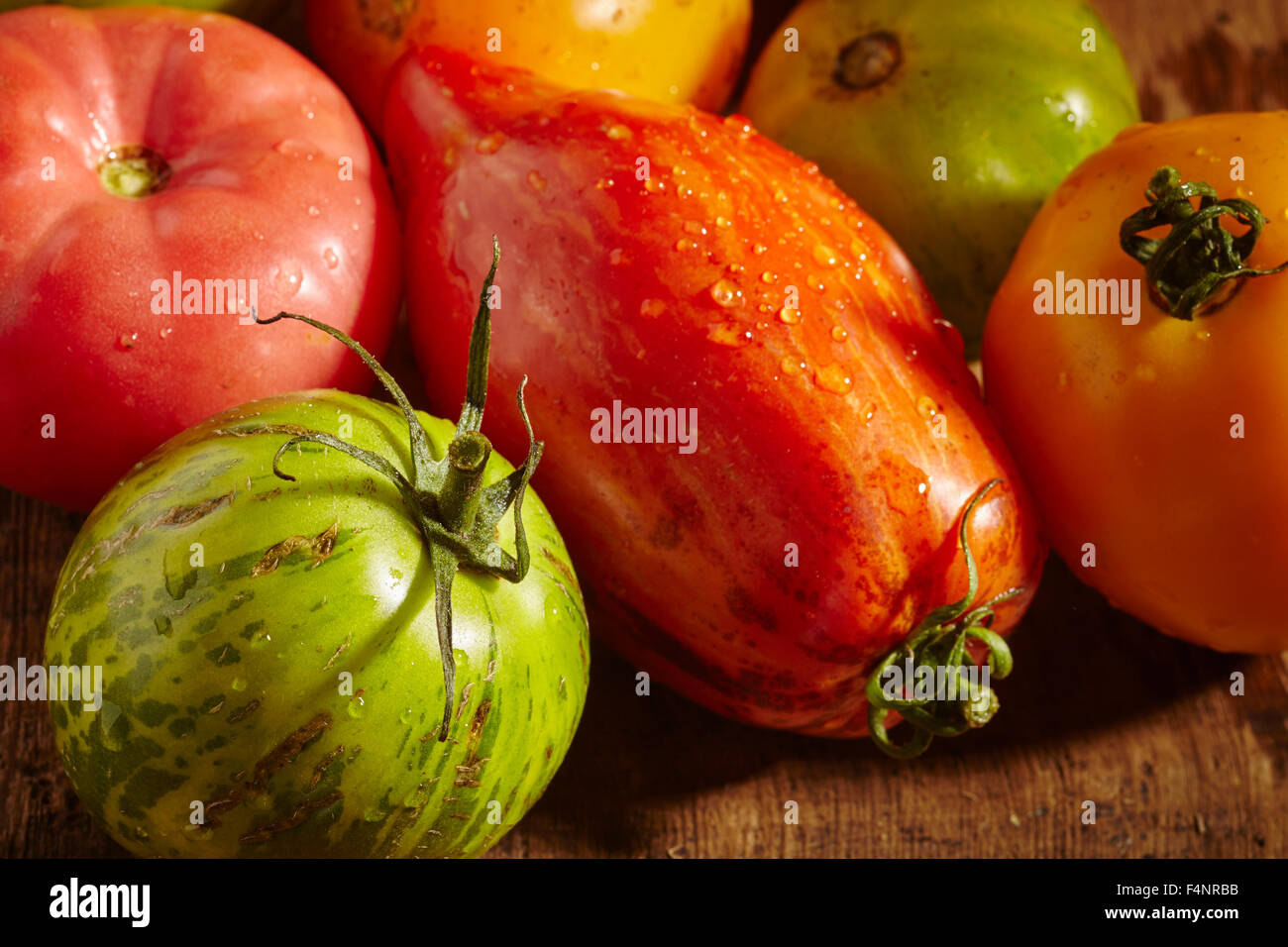 Assorted heirloom tomatoes Banque D'Images