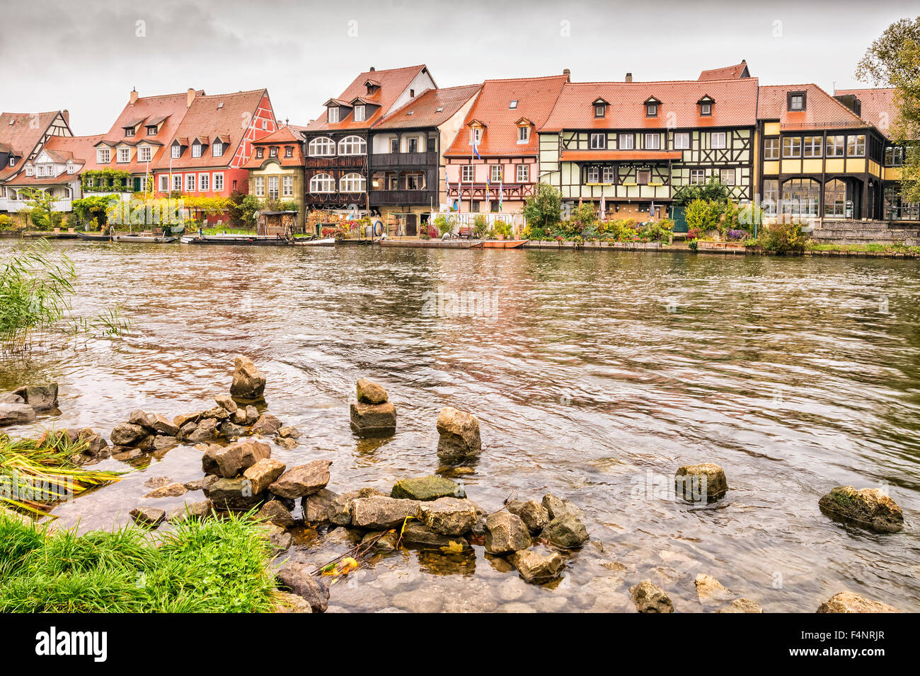 Image de 'la petite Venise' à Bamberg, Allemagne, Franconie avec rivière Regnitz sur un jour nuageux Banque D'Images