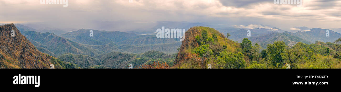 Panorama pittoresque de la vallée verte dans Mizoram, Inde Banque D'Images