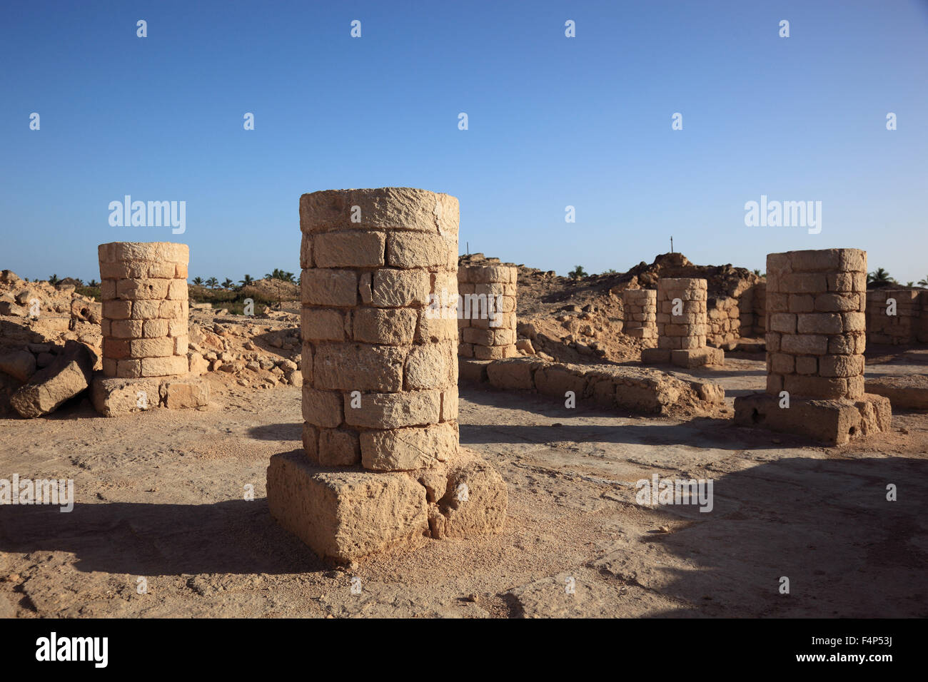 Les restes de règlement de la ville et le port d'encens d'Al-Baleed, du patrimoine culturel mondial de l'Unesco, Salalah, Oman Banque D'Images