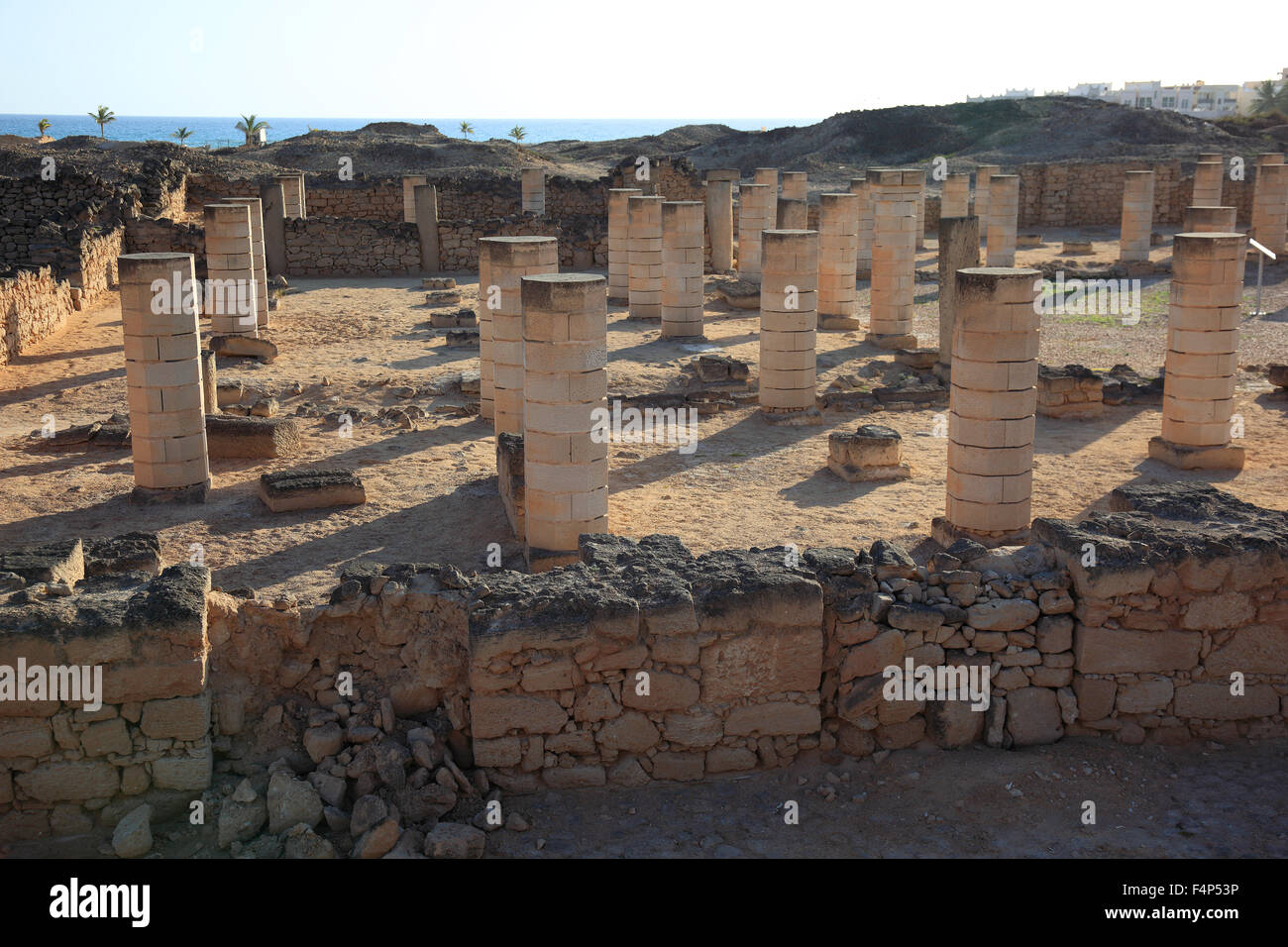 Les restes de règlement de la ville et le port d'encens d'Al-Baleed, du patrimoine culturel mondial de l'Unesco, Salalah, Oman Banque D'Images
