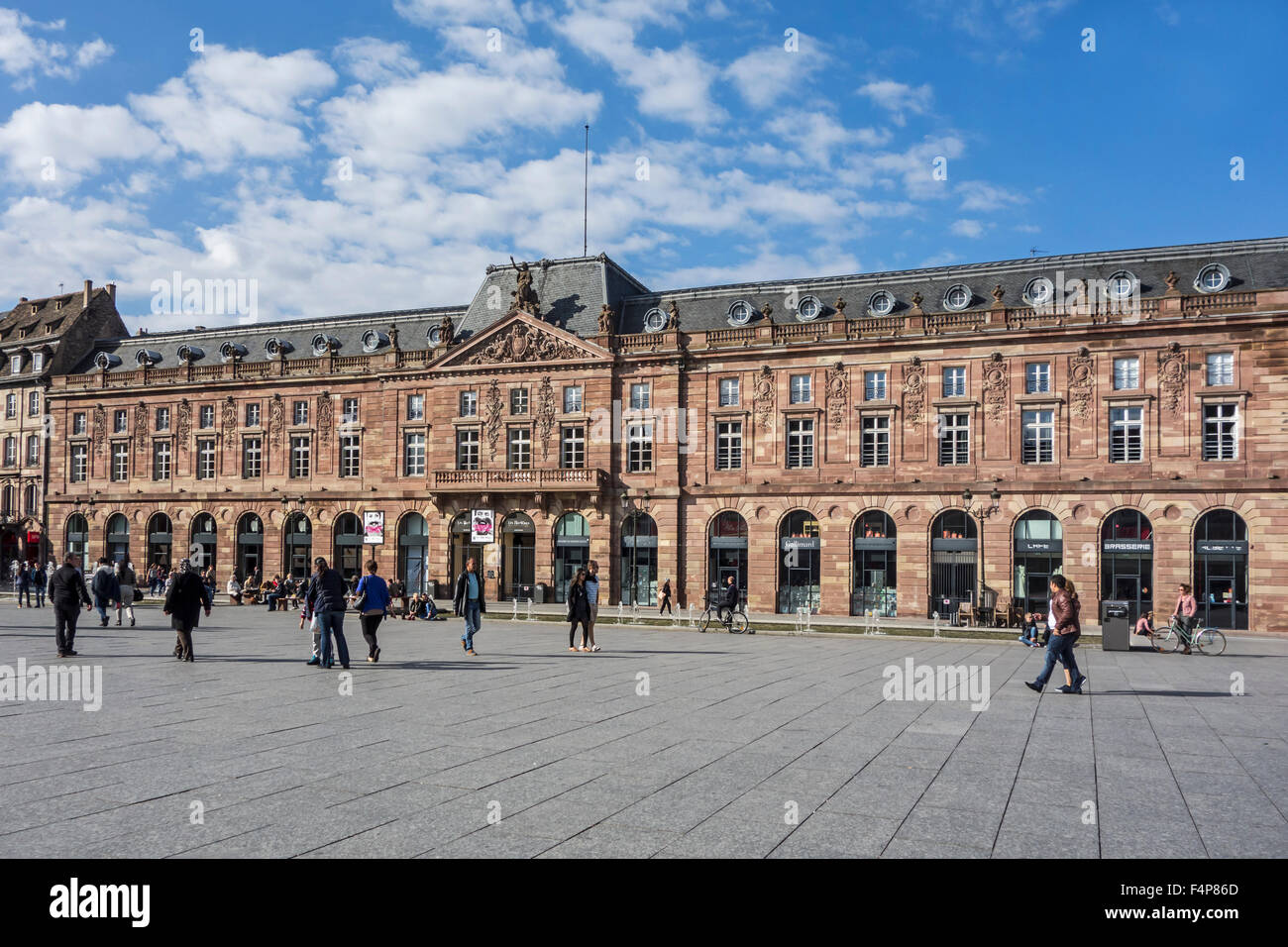 L'Aubette, bâtiment historique sur la Place Kléber à Strasbourg, Alsace, France Banque D'Images L'Aubette, bâtiment historique sur la Place Kléber à Strasbourg, Alsace, France Banque D'Images