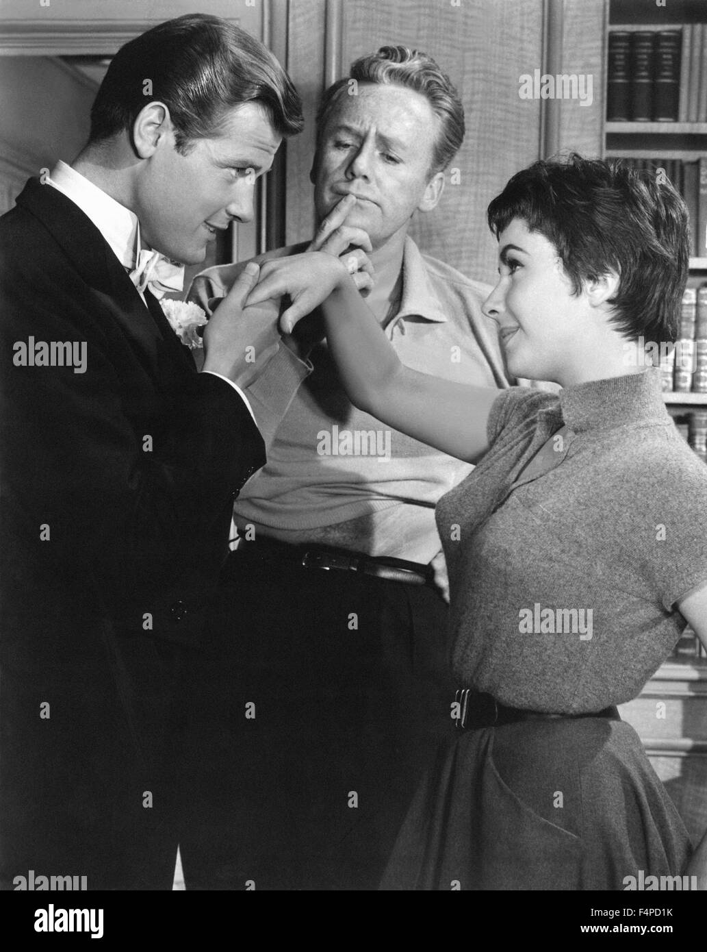 Roger Moore, Van Johnson, Elizabeth Taylor / La dernière fois que j'ai vu Paris 1954 réalisé par Richard Brooks Banque D'Images