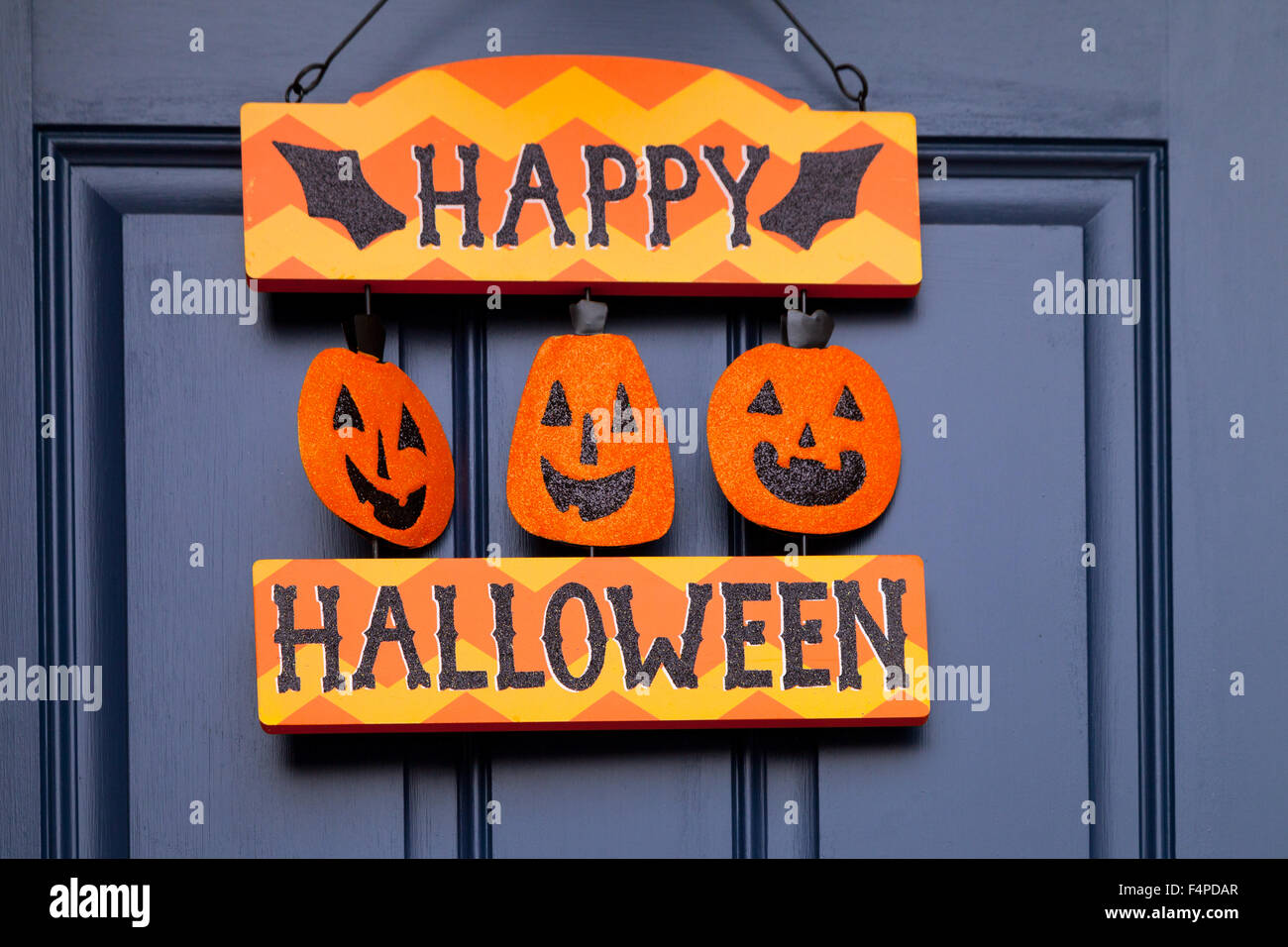 Happy Halloween signe sur une porte d'entrée ; Boston Boston, Massachusetts USA Banque D'Images