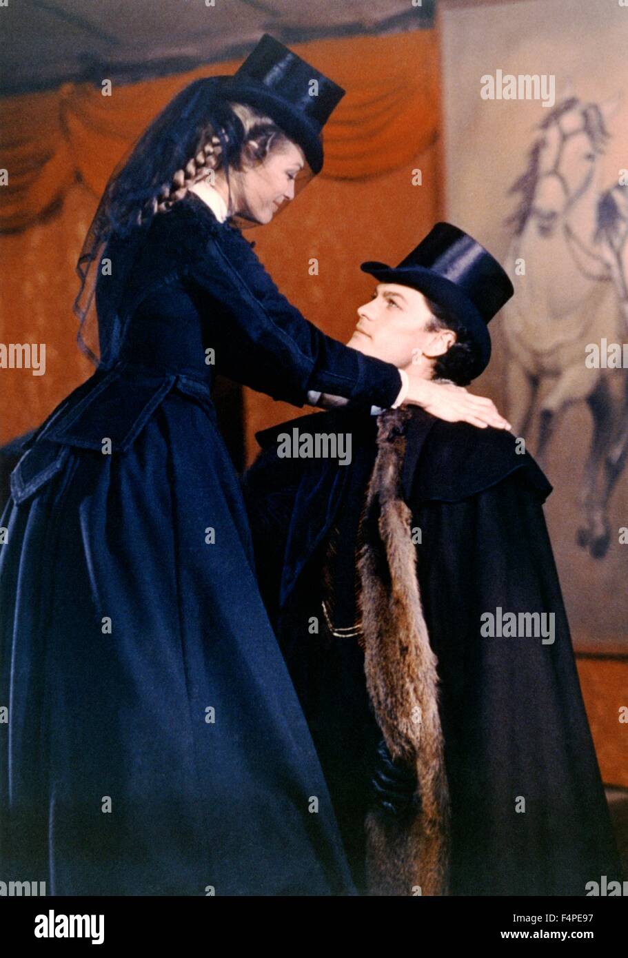 Romy Schneider et Helmut Berger / Ludwig : La Folle roi de Bavière / 1972 réalisé par Luchino Visconti Banque D'Images