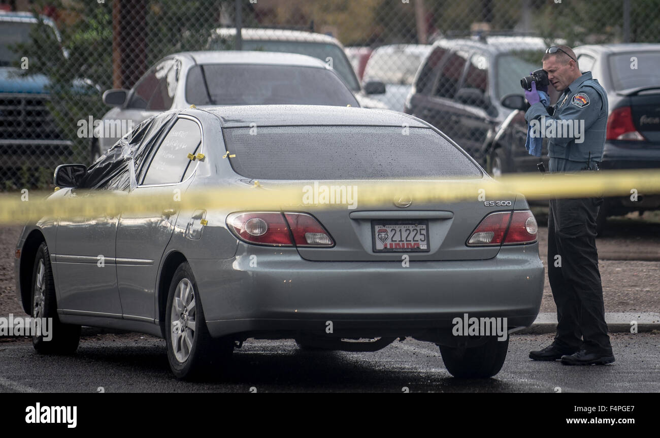 Albuquerque, Nouveau Mexique, USA. 21 Oct, 2015. Roberto E. Rosales. Service de police d'Albuquerque en scène de crime de photos d'un véhicule conduit par le suspect impliqué dans road rage incident où une fillette de 4 ans a été abattu à Albuquerque's westside. Albuquerque, Nouveau Mexique © Roberto E. Rosales/Albuquerque Journal/ZUMA/Alamy Fil Live News Banque D'Images