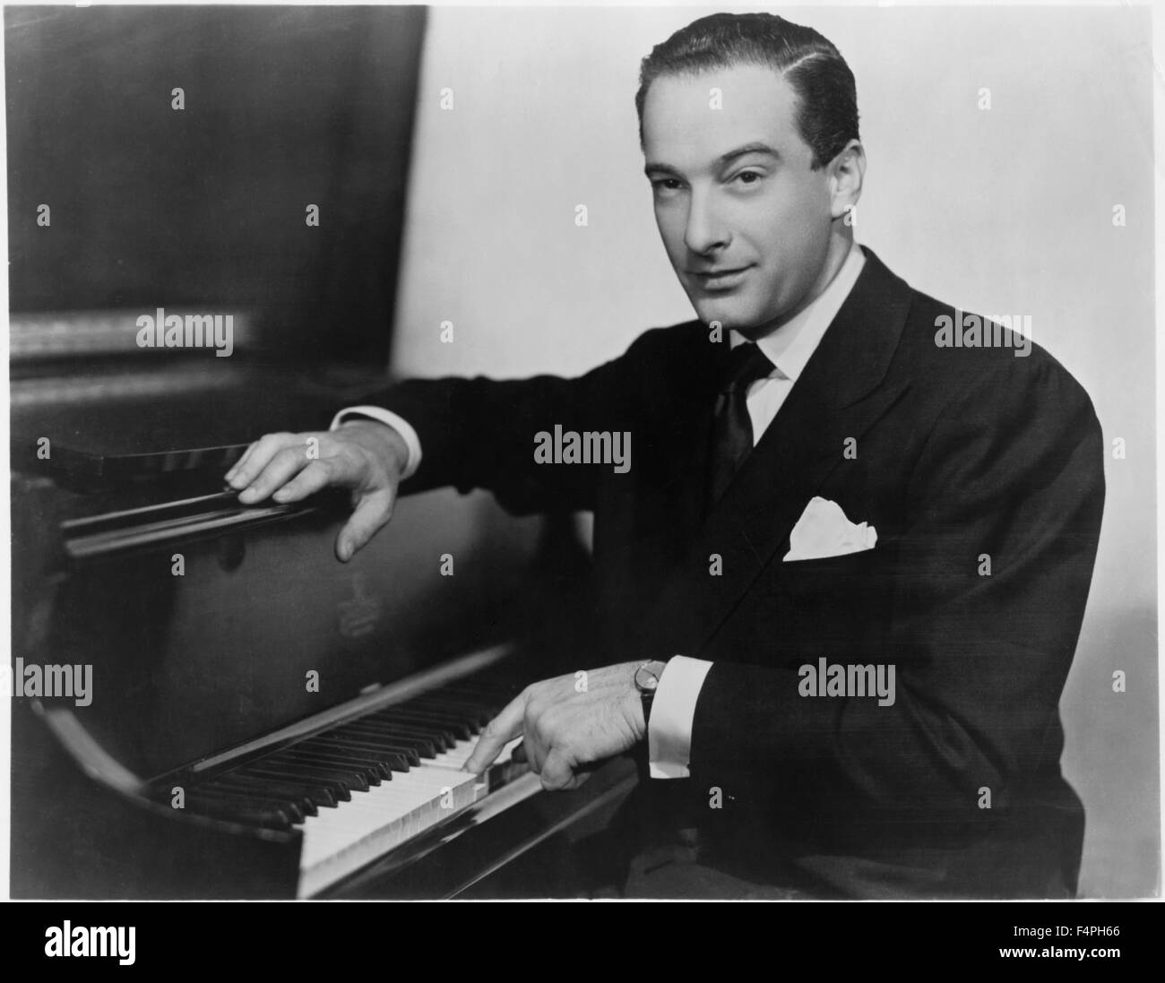 Victor Borge, Portrait au piano, circa 1940 Banque D'Images