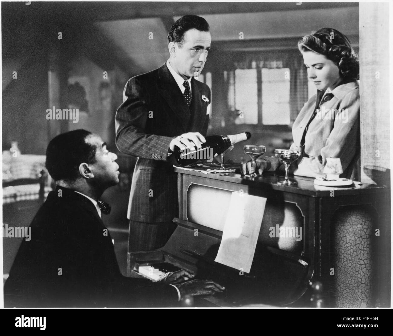 Dooley Wilson, Humphrey Bogart, Ingrid Bergman, sur-ensemble du film 'Casablanca' 1942 Banque D'Images