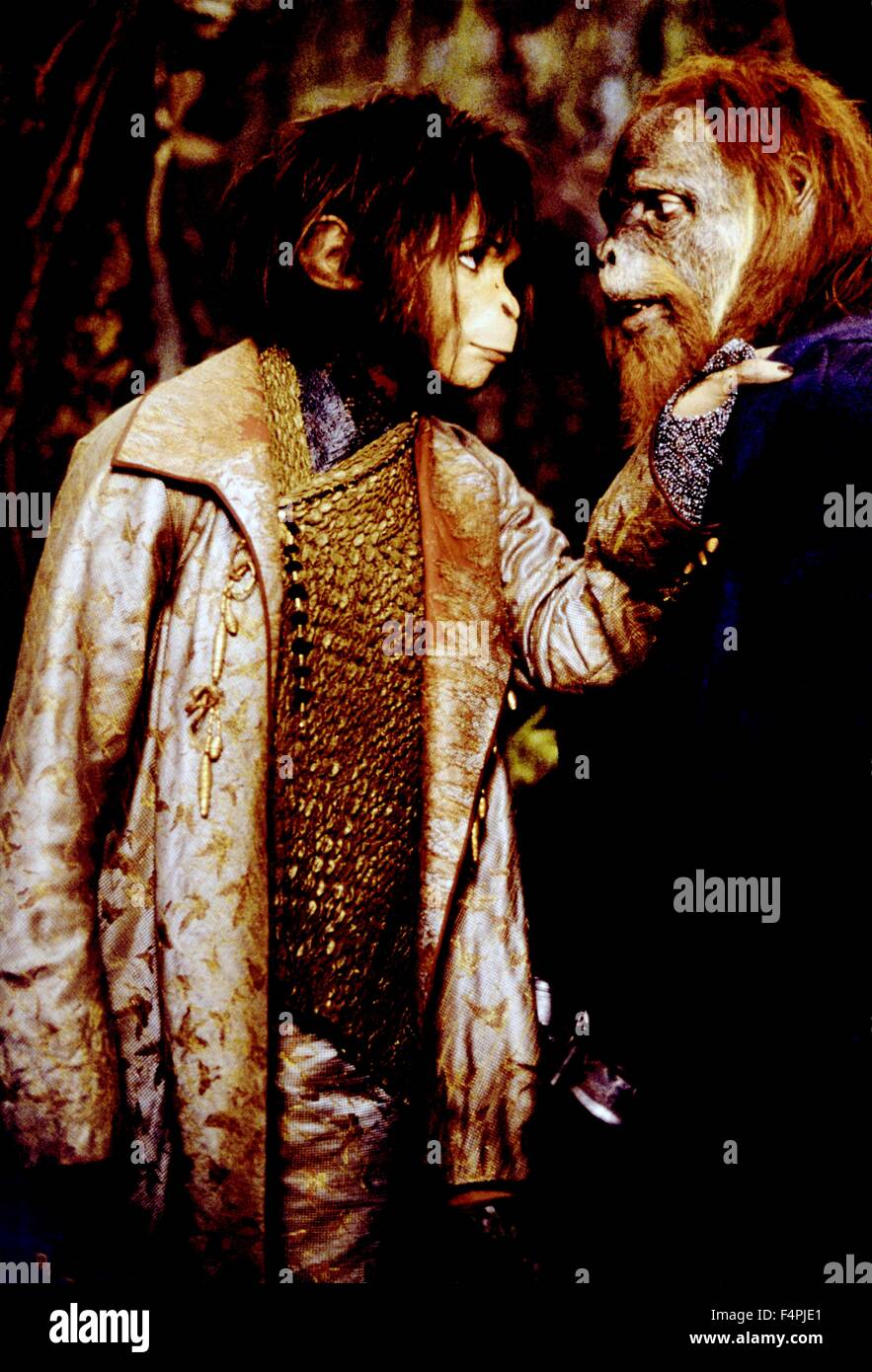 Helena Bonhan-Carter et Paul Giamatti / La Planète des Singes / 2001 réalisé par Tim Burton [Twentieth Century Fox Film Corpo] Banque D'Images