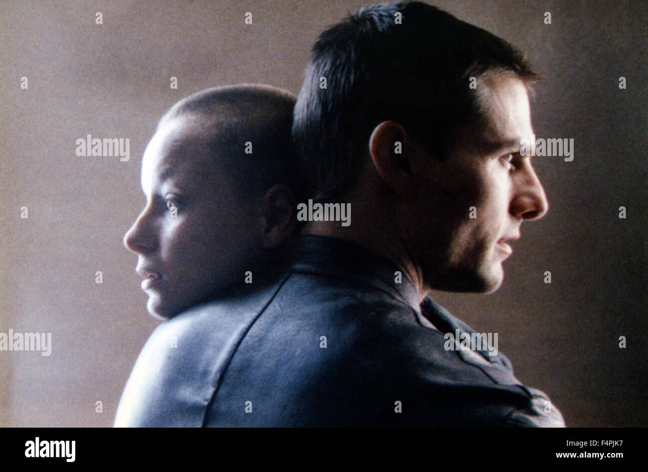 Samantha Morton et Tom Cruise / Rapport minoritaire / 2002 réalisé par Steven Spielberg [DreamWorks SKG / Xxe siècle] Banque D'Images