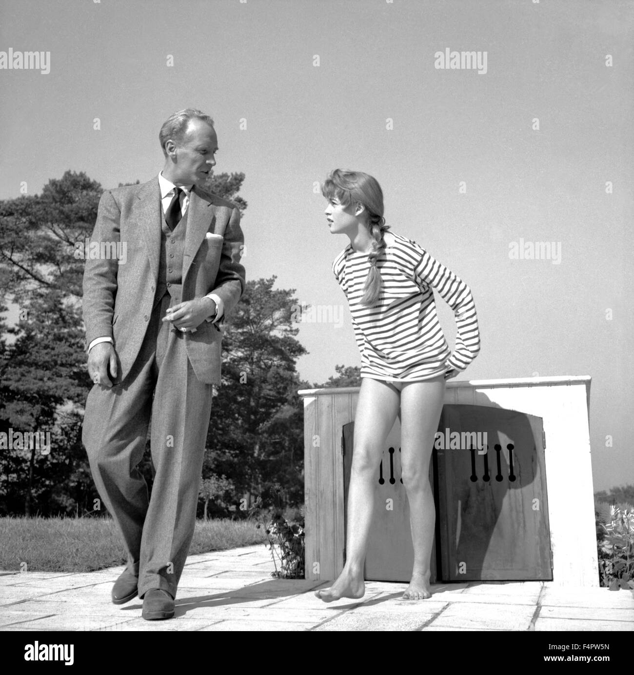 Bernard Lancret et Brigitte Bardot / Naughty Girl / 1955 réalisé par Michel Boisrond [Comacico / Sofradis / Lutetia] Banque D'Images