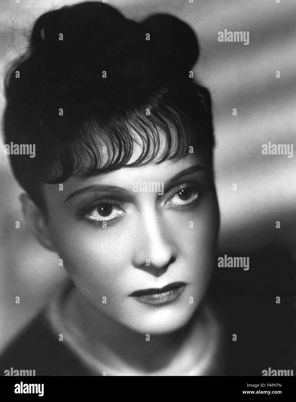 Actrice Française Qui A Joué Dans Hôtel Du Nord Arletty Banque de photographies et d'images à haute résolution - Alamy