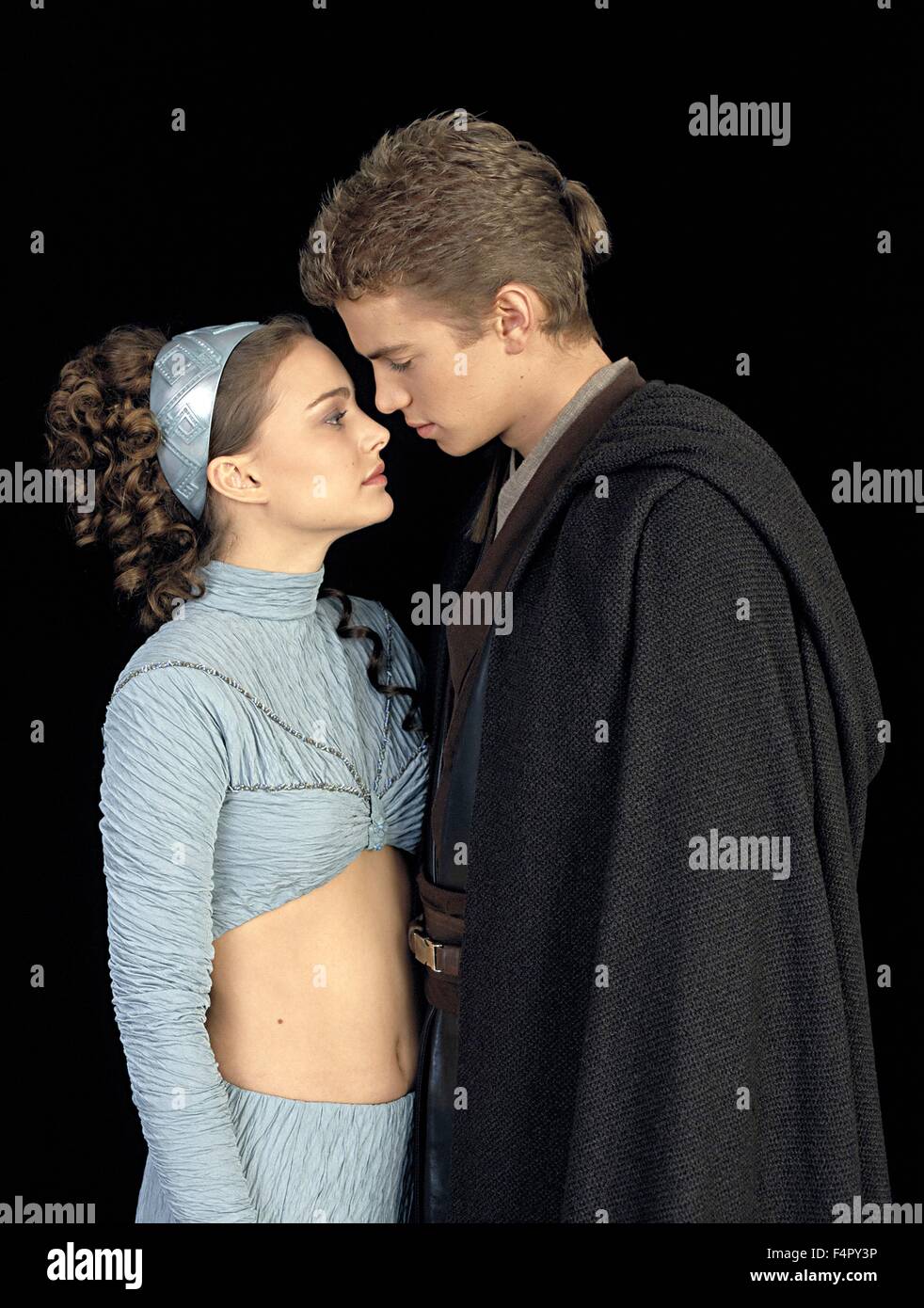 Hayden Christensen et Natalie Portman  Star Wars-Episode II LAttaque des  Clones  2002 réalisé par George Lucas, Walt Disney Studios Motion Pictures  Photo Stock - Alamy