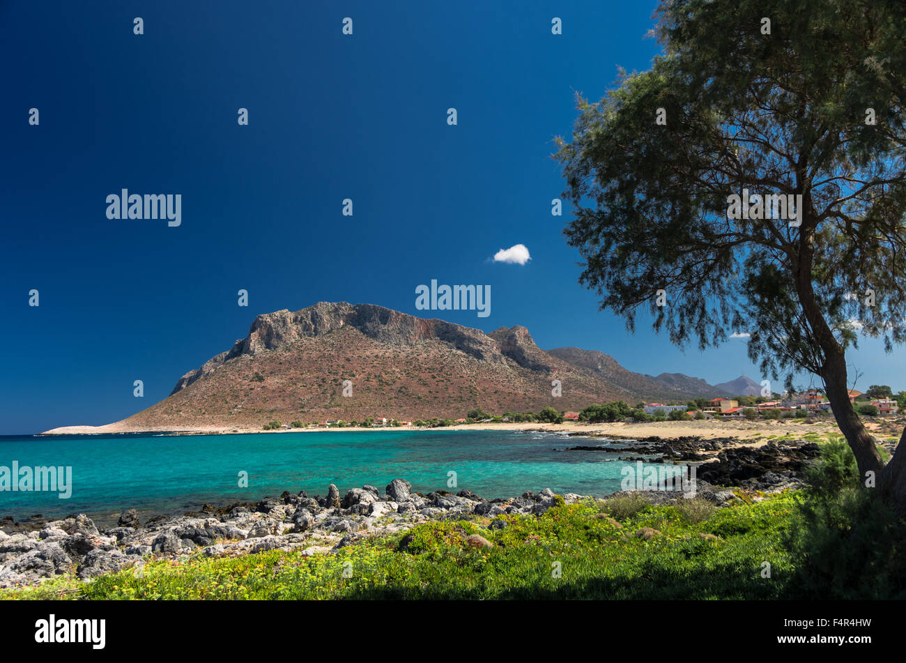 La célèbre plage où Anthony Quinn dansé le plus célèbre pièce musicale de Mikis Theodorakis dans le film "Zorba le Grec" Banque D'Images