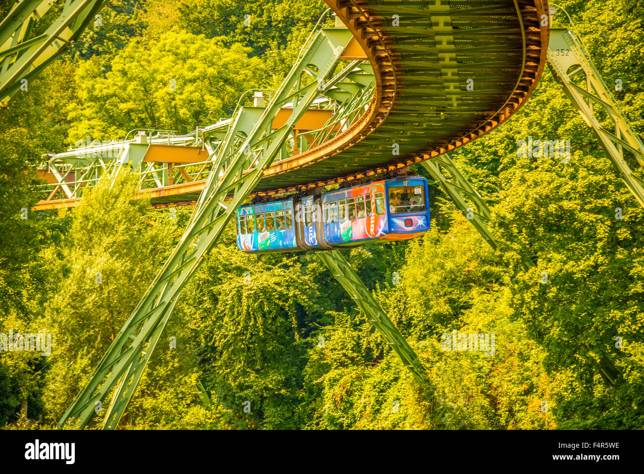 Bergisches Land, Allemagne, Europe, élevées de fer, Rhénanie du Nord-Westphalie, la suspension, le transport ferroviaire, le trafic, monument, W Banque D'Images