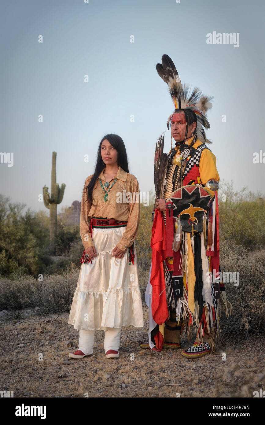 USA, United States, Amérique du Nord, l'Arizona, Indiens, Navajo, dîner, femme, beauté, Native, American, Lakota, traditionnelle, de la culture, de triba Banque D'Images