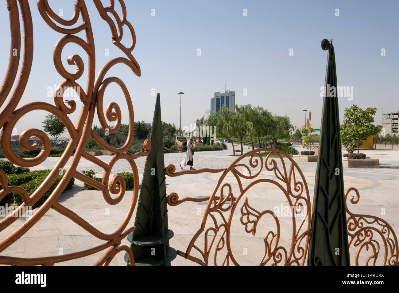 L'art moderne sur l'affichage à l'Ab-o-Atash l'eau et le feu Parc de Téhéran, Iran Banque D'Images