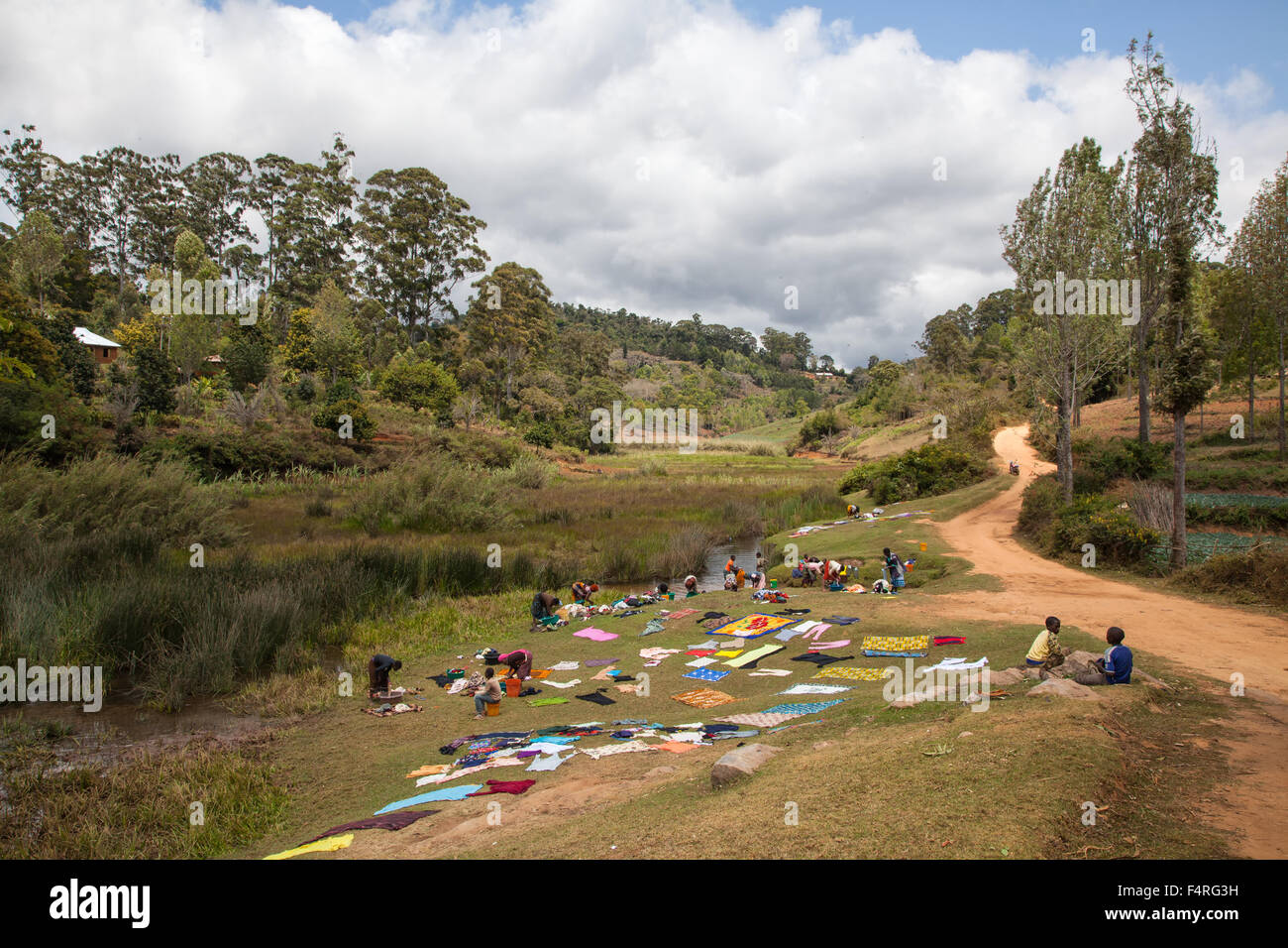 L'Afrique, Brook, enfants, paysage, paysage, personne, personnes, voyage, la Tanzanie, l'Usambara, eau, travail, laver Banque D'Images