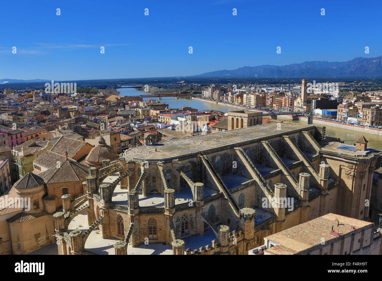 La Catalogne, l'Ebre, rivière, paysage, l'Espagne, l'Europe, Printemps, Tarragone, Tortosa, ville, architecture, cathédrale, pas de gens, touristi Banque D'Images