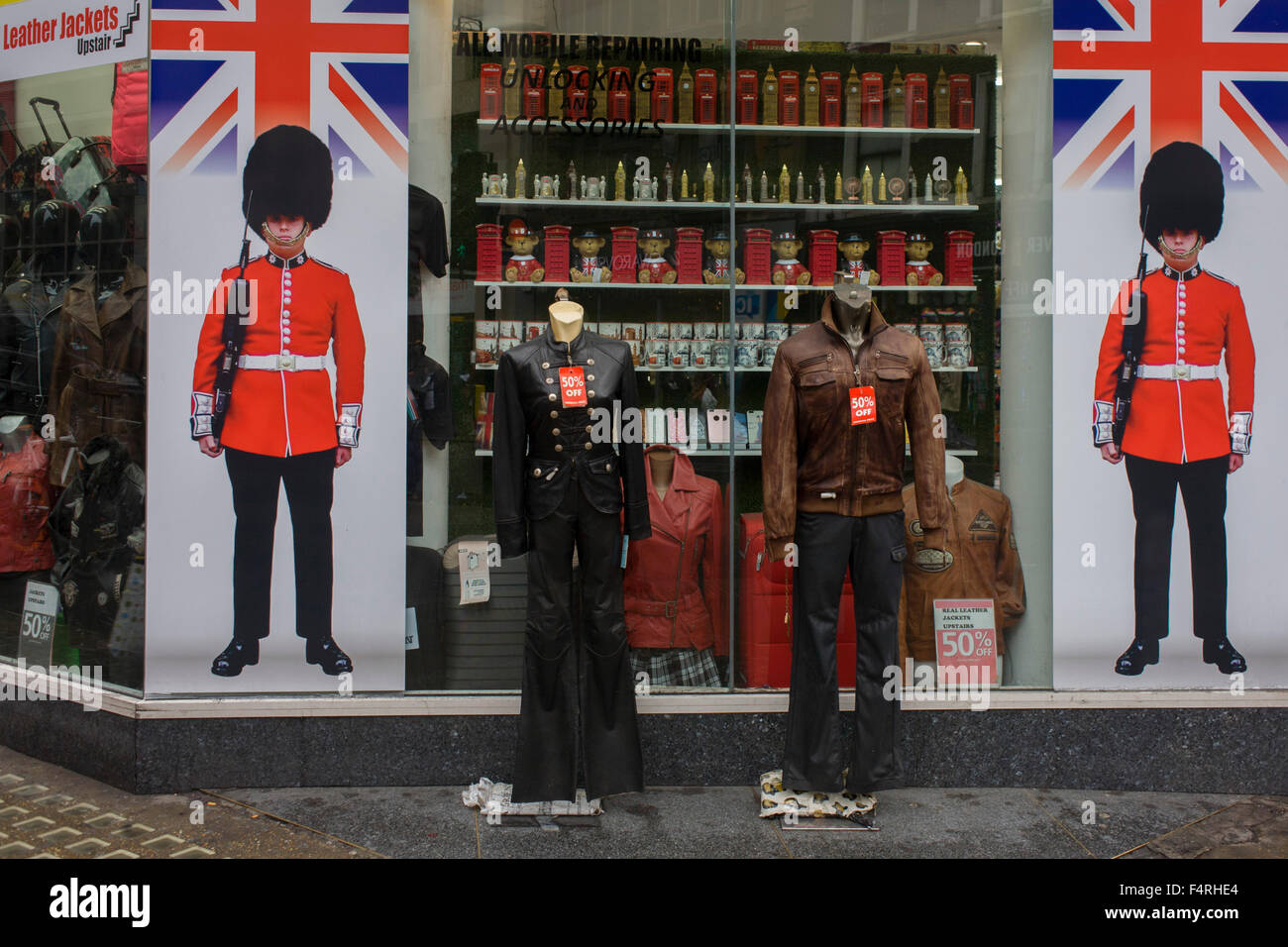 Un bijou touristique boutique dans Oxford Street, au centre de Londres. Banque D'Images