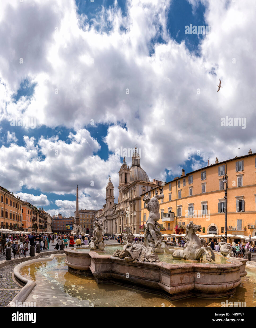 L'Italie, l'Europe, Lazio, Rome, Roma, ville, village, l'eau, le printemps, les gens, fontaine, Piazza Navona Banque D'Images