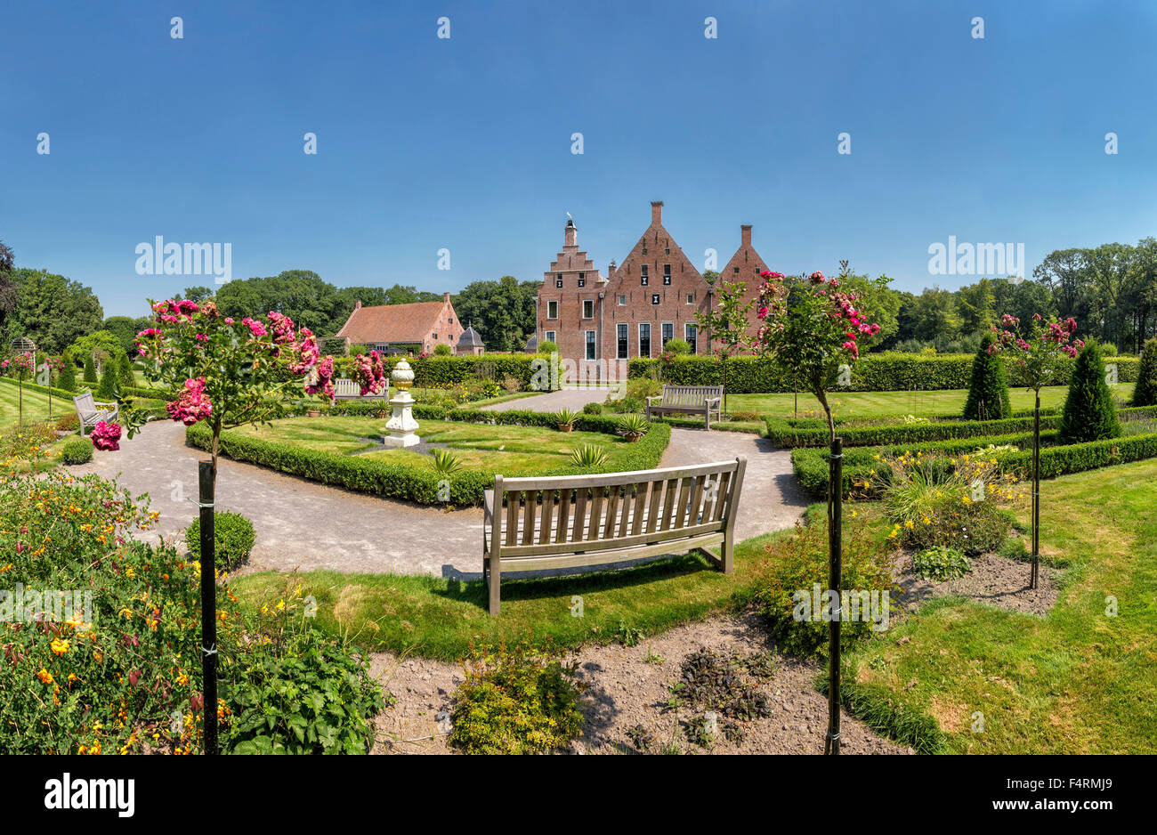 Pays-bas, Europe, Hollande, Uithuizen, Groningen, château, fleurs, été, Jardin, château Menkemaborg Banque D'Images