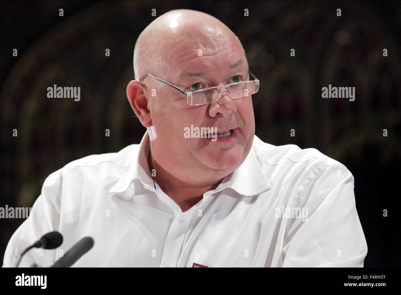 Dave David Ward, secrétaire général du syndicat des Travailleurs des Communications Le CWU, podium s'exprimant lors de la Après l'événement Banque D'Images