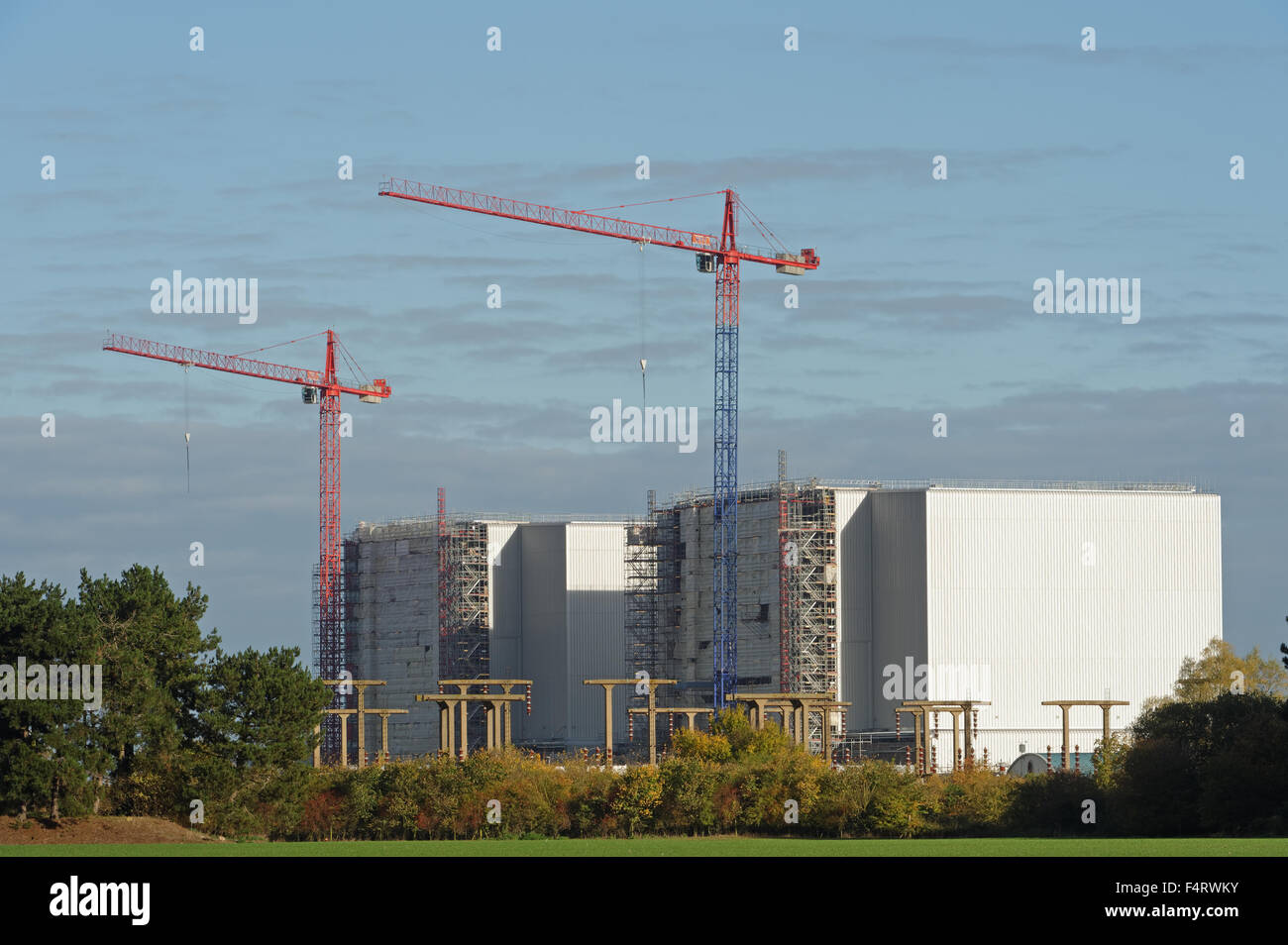 Centrale nucléaire de Bradwell, Essex, Royaume-Uni. 22 octobre 2015. L'un des premiers sites de Magnox génération a commencé en 1962 et la production a fermé en 2002. Maintenant en cours de déclassement, c'est l'un des 3 sites annoncés pour la construction de nouveaux réacteurs en grande partie financée par l'investissement chinois. Cette annonce a provoqué une grande manifestation locale, surtout de la part de résidents de Mersea Island qui n'est qu'à une courte distance à travers la pittoresque estuaire de Blackwater. Credit : Roger ashford/Alamy Live News Banque D'Images