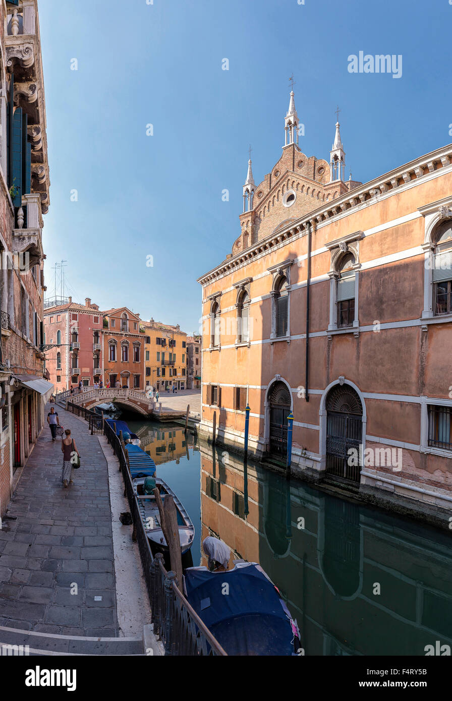 L'Italie, l'Europe, Venezia, Venice, Veneto, Rio de San Stin, Église Santa Maria Gloriosa dei Frari, Santa Croce, village, l'eau, somme Banque D'Images