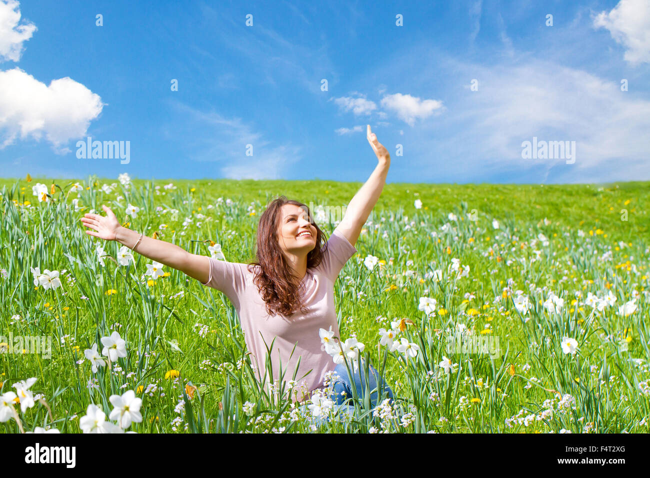 Happy girl dans la nature Banque D'Images