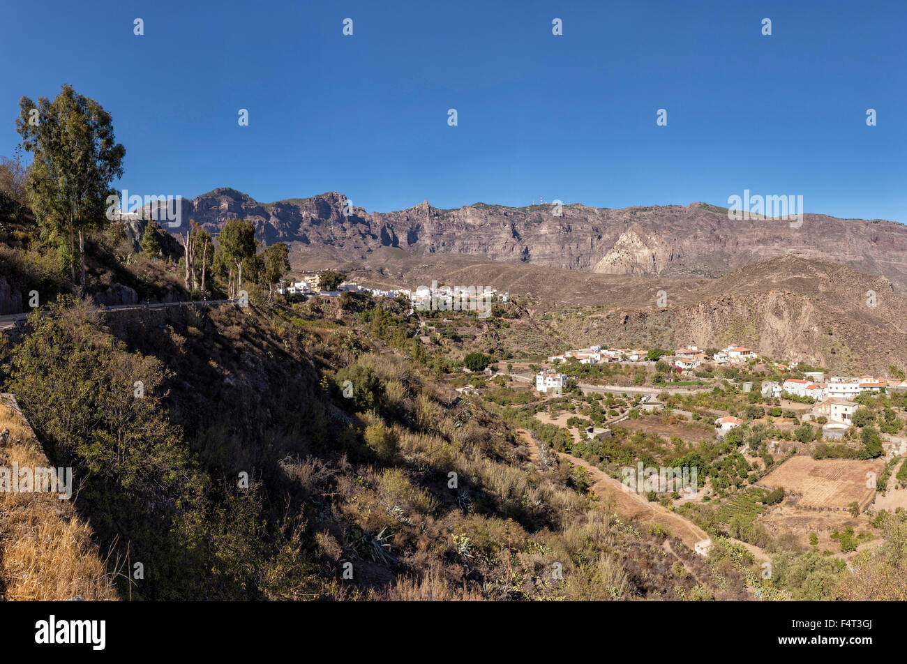 L'Espagne, l'Europe, San Bartolomé de Tirajana, Gran Canaria, Îles Canaries, village blanc, montagne, paysage, été, moun Banque D'Images