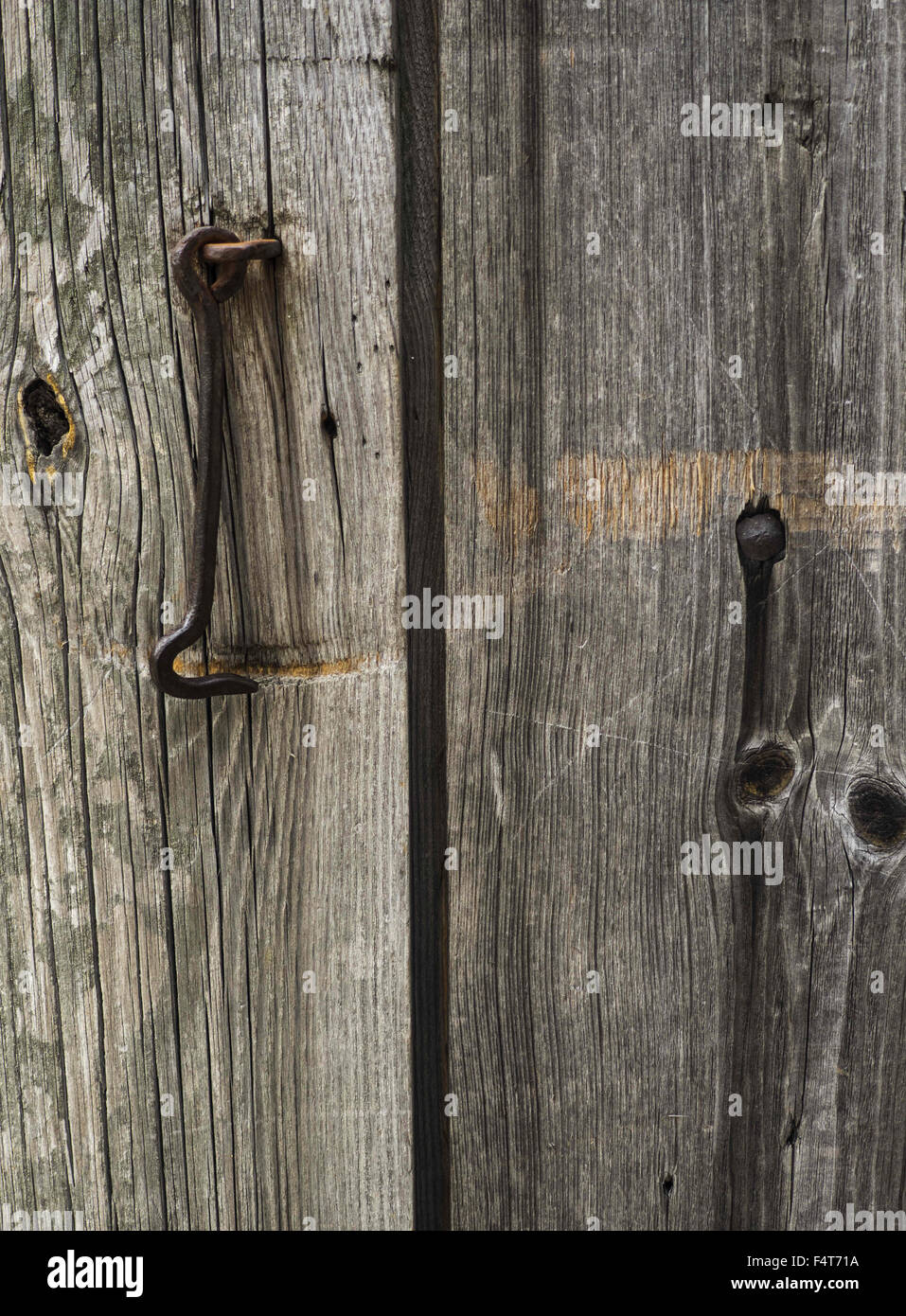 14 octobre 2015 - crochet sur une vieille porte en bois (Image Crédit : © Igor Goiovniov via Zuma sur le fil) Banque D'Images
