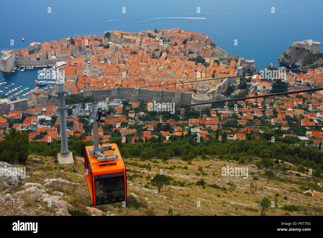La Croatie, les Balkans, Balkans, Dubrovnik, la vieille ville, le Danemark, Europe, mur de la ville, les toits, chemins de câble Banque D'Images
