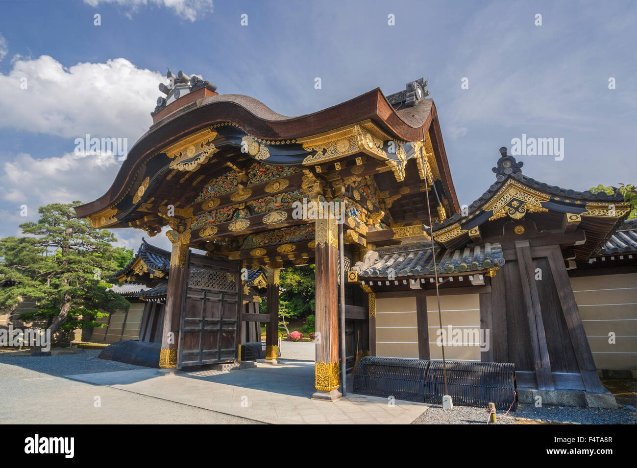 Le Japon, la ville de Kyoto, Château de Nijō, Palais Ninomaru, Kara-Mon Gate Banque D'Images