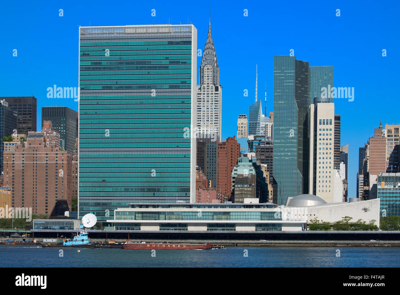 USA, la Côte Est, New York, Manhattan, vue du Queens à midtown, siège de l'Organisation des Nations Unies Banque D'Images