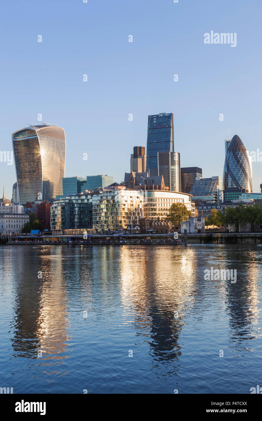 L'Angleterre, Londres, La Tamise et les toits de la ville, Banque D'Images