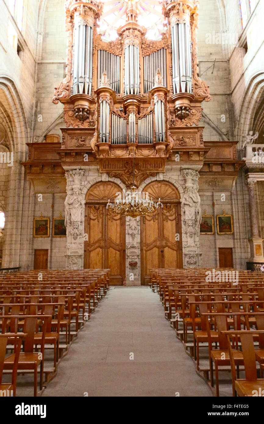 France, Europe, Béziers, Languedoc-Roussillon, Hérault, église, cathédrale, Saint Nazaire, gothique, à l'intérieur, l'orgue, bancs, sièges, Banque D'Images