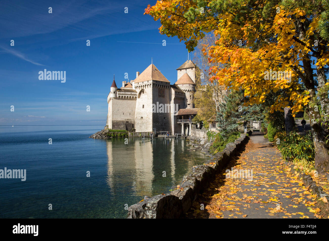 Château Chillon sur le lac Léman en automne, Banque D'Images
