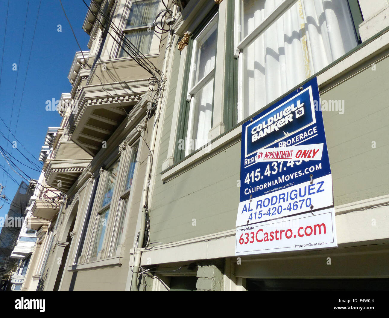 San Francisco, Californie, USA. 21 Oct, 2015. Les biens proposés à la vente dans la région de San Francisco, Californie, USA, 21 octobre 2015. San Francisco est l'une des villes les plus chères du United States de résider dans. Il n'a pratiquement été reprise par l'industrie de la technologie, ce qui a entraîné un afflux d'employés à la recherche d'un logement dans la ville. Photo : BARBARA MUNKER/dpa/Alamy Live News Banque D'Images