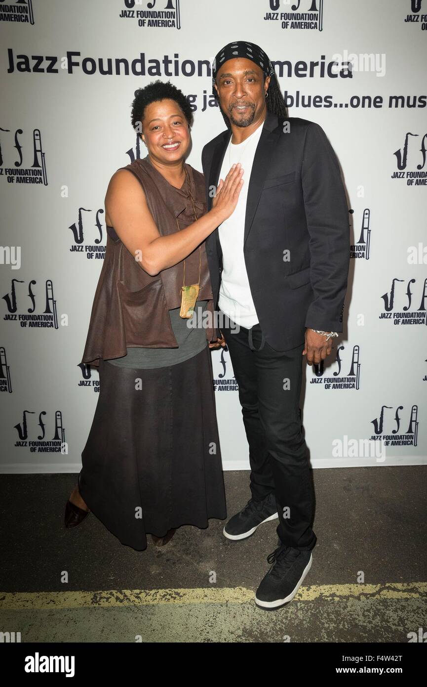 New York, NY, USA. 22 octobre, 2015. Lisa Fischer, Bernard Fowler aux arrivées à Jazz Foundation of America 14th Annual une grande nuit de Concert Harlem, l'Apollo Theatre, New York, NY, le 22 octobre 2015. Crédit : Lev Radin/Everett Collection/Alamy Live News Banque D'Images