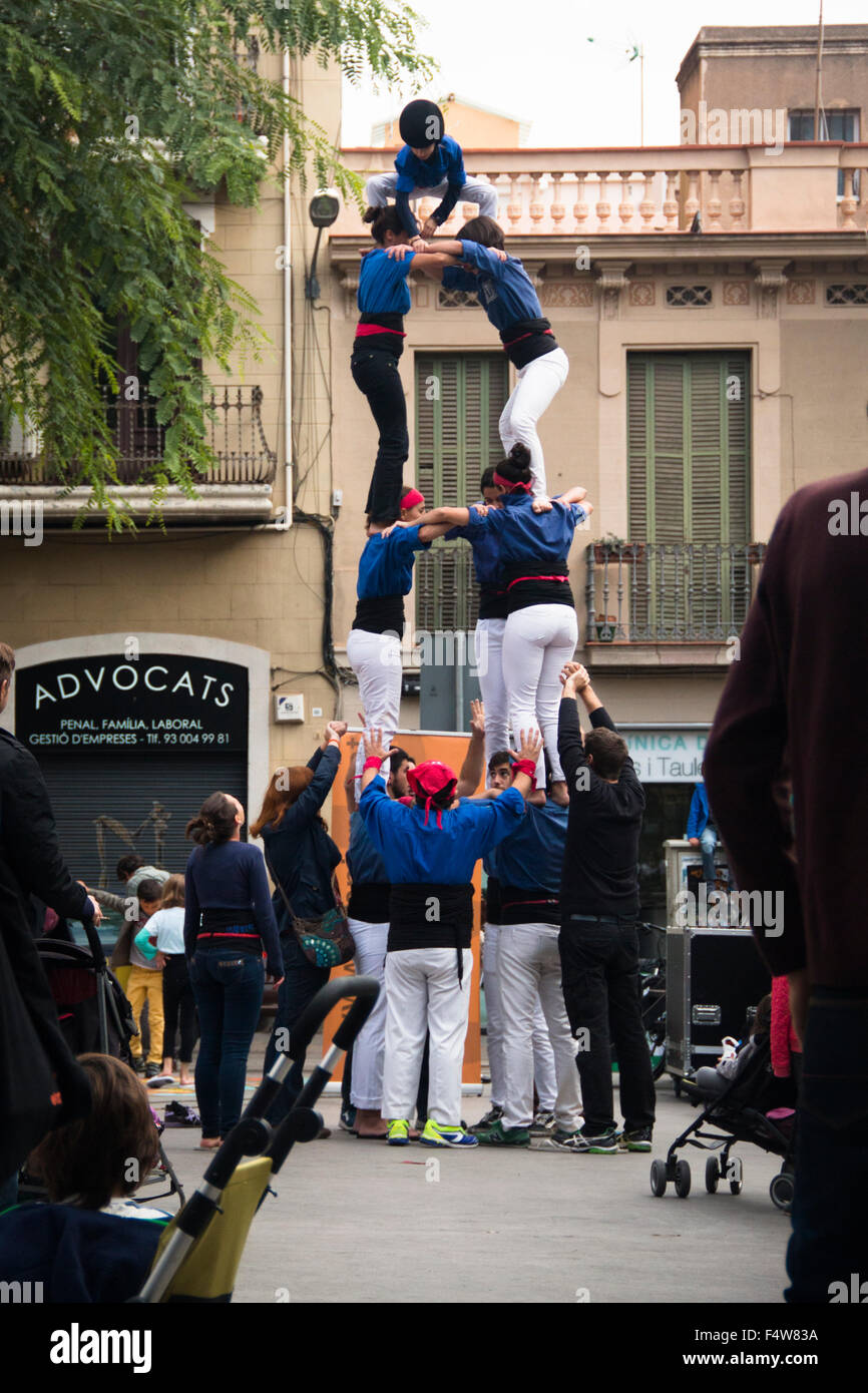 Pyramide humaine à Barcelone, Espagne Banque D'Images