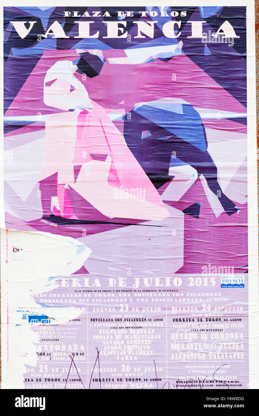 Une affiche déchirée par la promotion d'une corrida à Valence, en Espagne. Banque D'Images