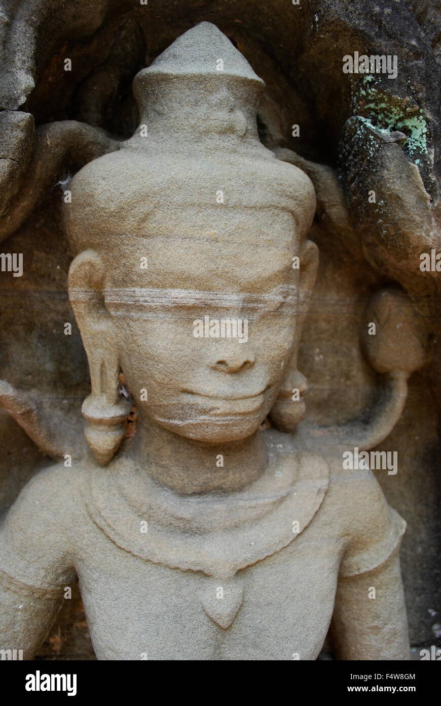 Sculpture de danseuse dans les ruines du complexe du temple de Preah Khan au Cambodge. Banque D'Images
