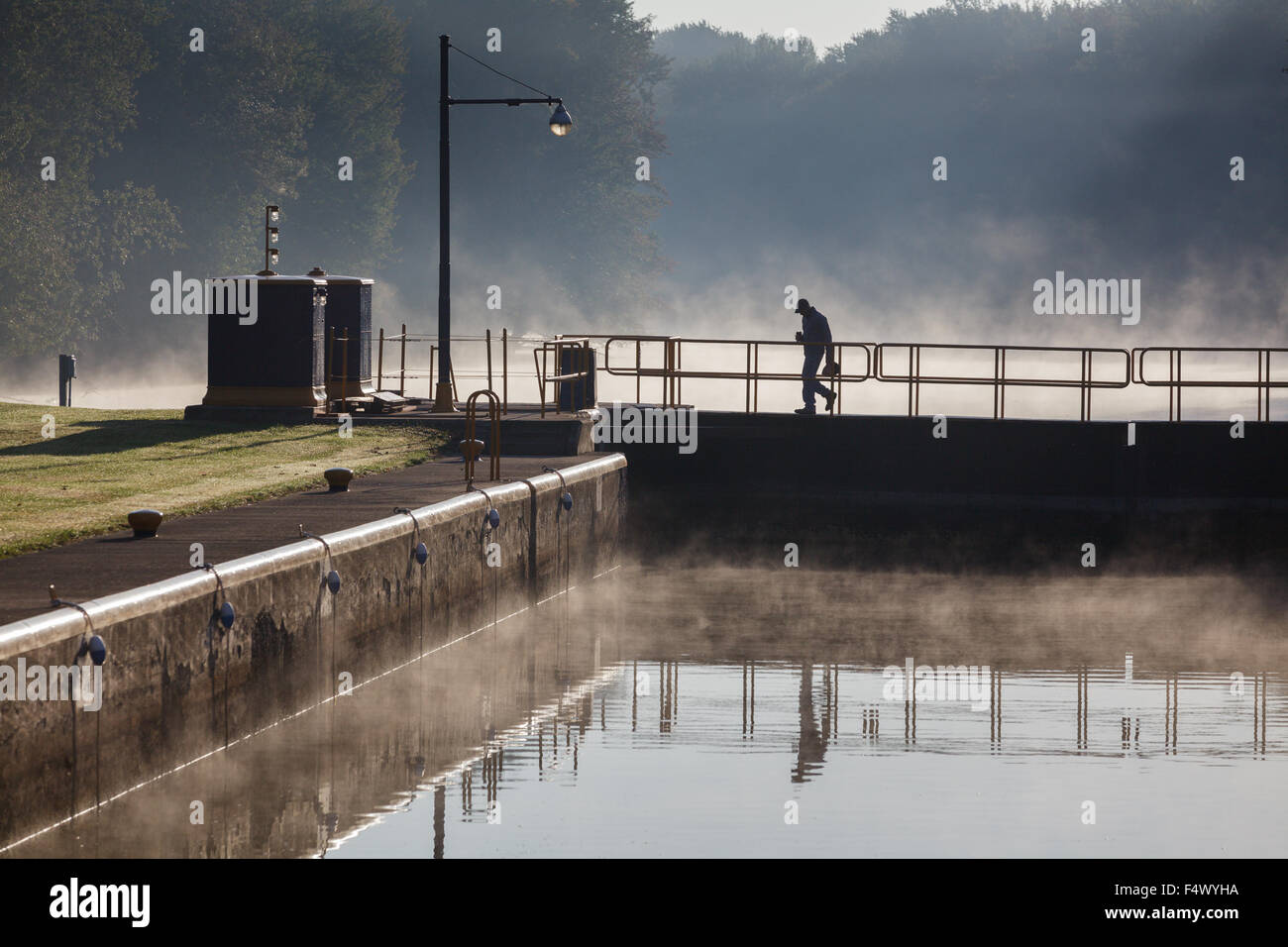 Les brumes du matin Lieu de Erie Canal au Point de mai dans le Parc National de Montezuma, Finger Lake, New York State, USA. Banque D'Images