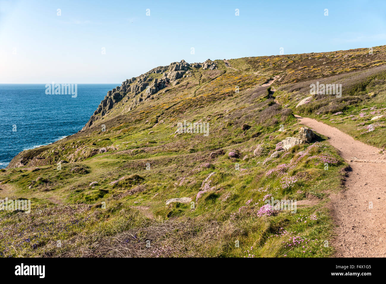 Sentier de la côte sud-ouest à Lands End, Cornwall, Angleterre, Royaume-Uni Banque D'Images