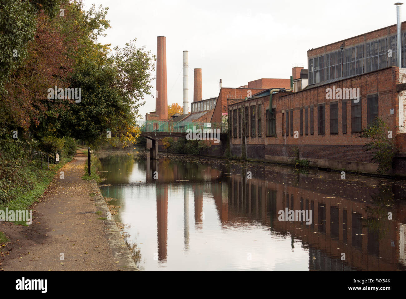 Aux côtés de l'industrie du Grand Union Canal, Leicester, Leicestershire, Angleterre, RU Banque D'Images