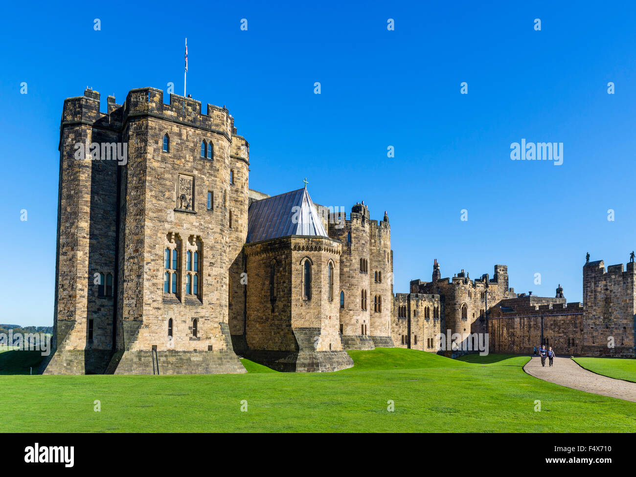 Château d'Alnwick. Basse-cour à l'égard des chambres de l'État, Alnwick, Northumberland, Angleterre Banque D'Images